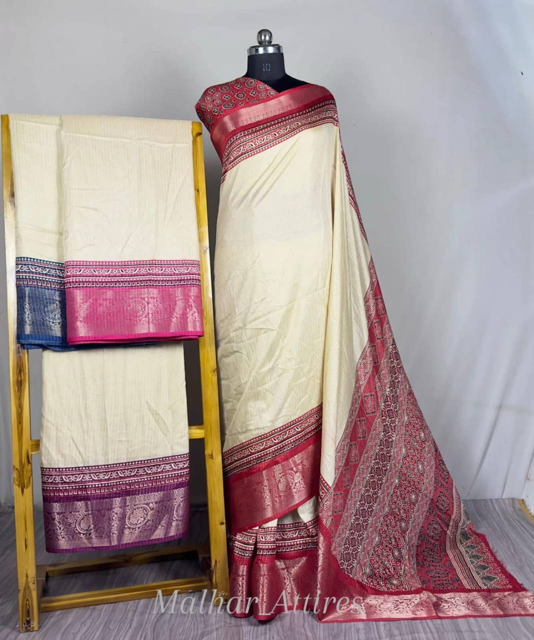 Dola Silk Saree with Floral Design & Contrast Pallu