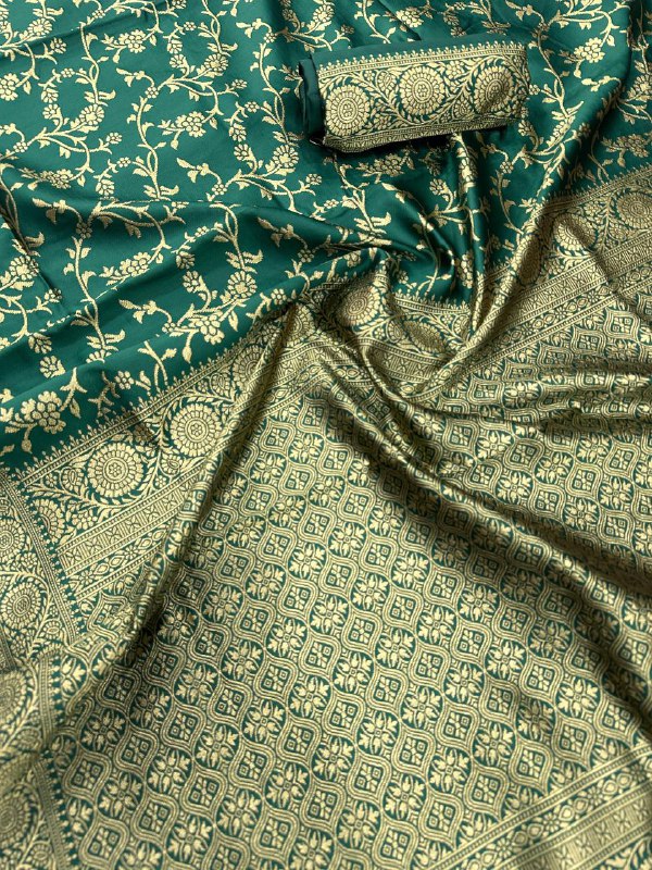 Organic Banarasi Wedding Saree – Lightweight & Breathable