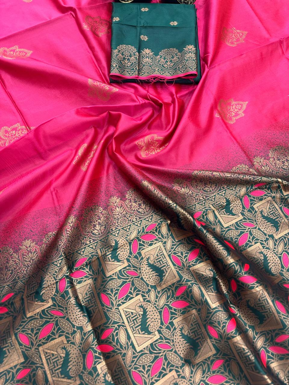 Organic Banarasi Wedding Saree – Lightweight & Breathable