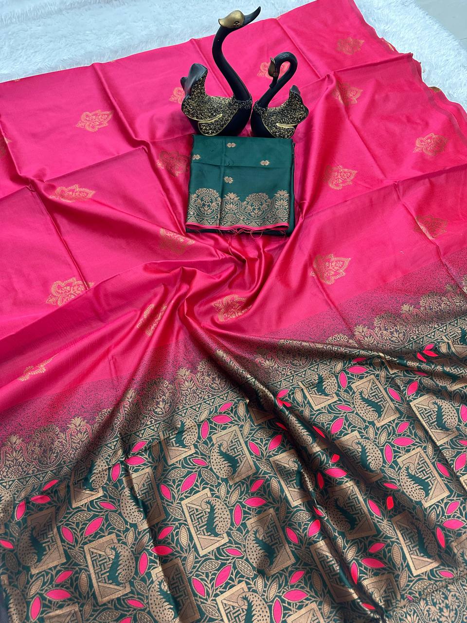 Organic Banarasi Wedding Saree – Lightweight & Breathable