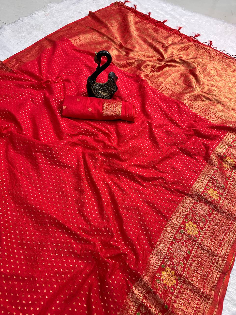 Hand Dyed Crepe Georgette Saree with Meenakari Jacquard Weaving