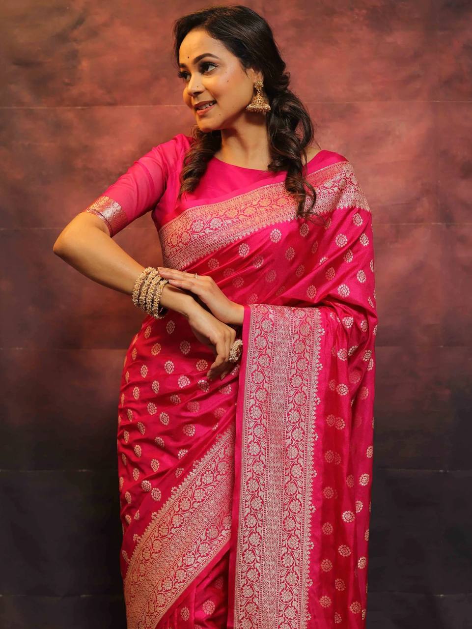 Organic Banarasi Wedding Saree – Lightweight & Breathable