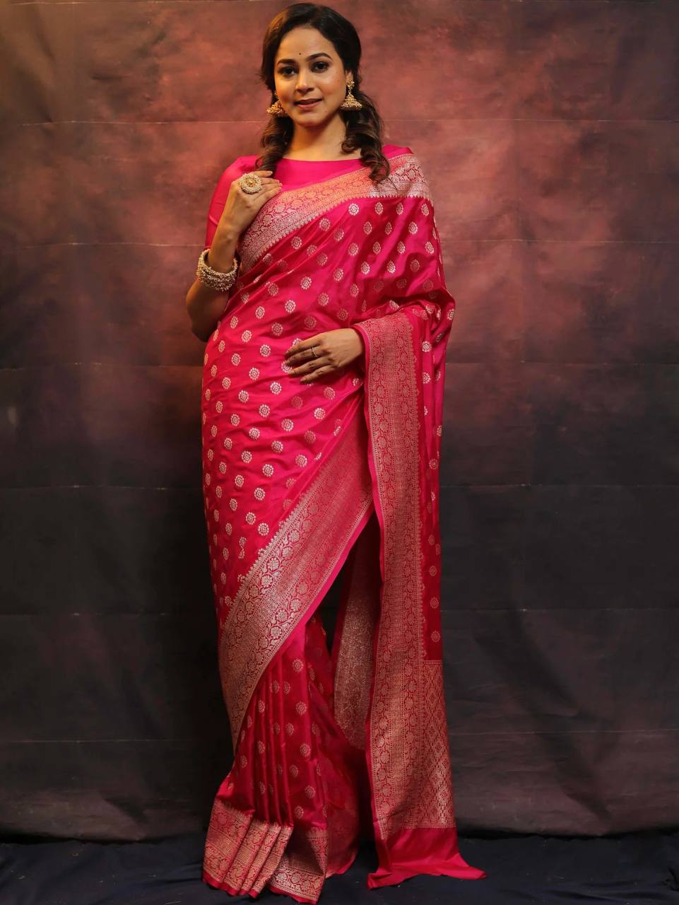 Organic Banarasi Wedding Saree – Lightweight & Breathable