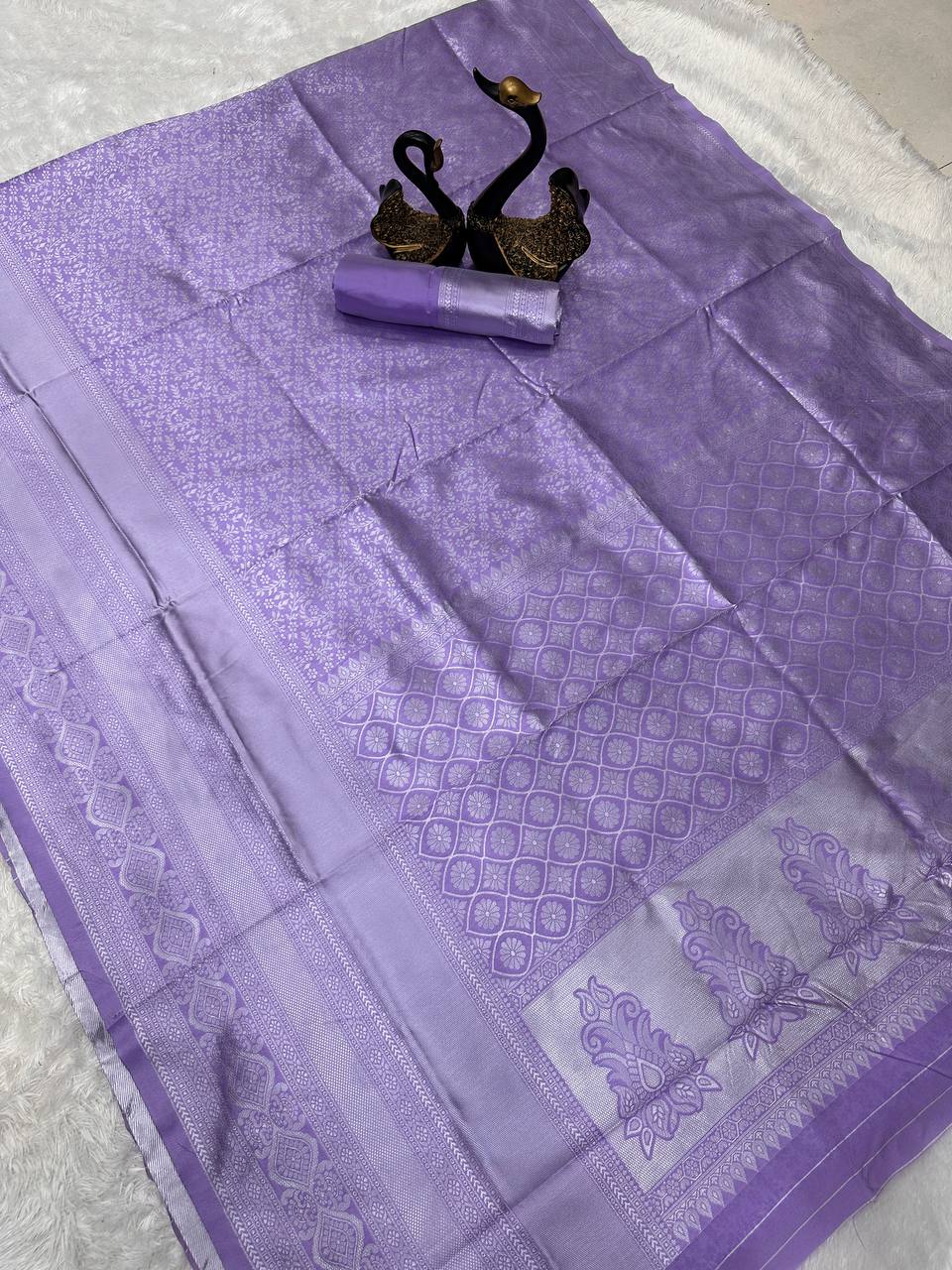 Organic Banarasi Wedding Saree – Lightweight & Breathable