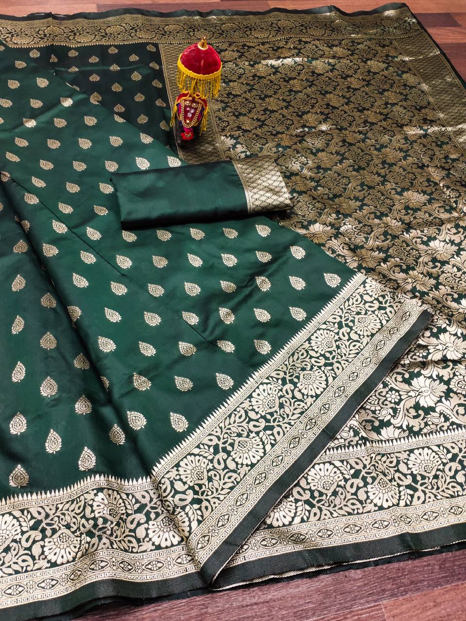 Organic Banarasi Wedding Saree – Lightweight & Breathable