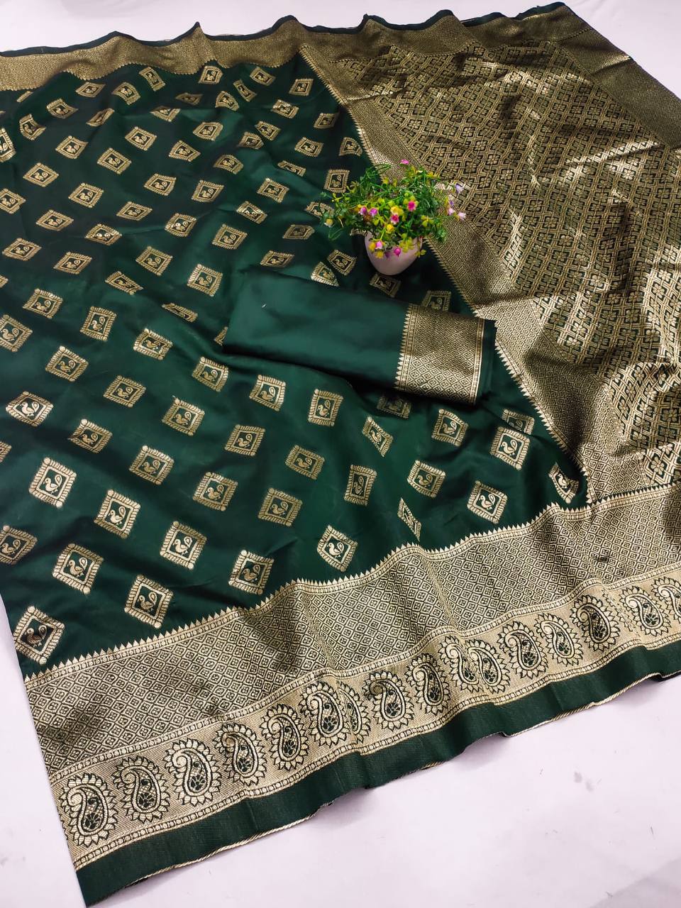 Organic Banarasi Wedding Saree – Lightweight & Comfortable