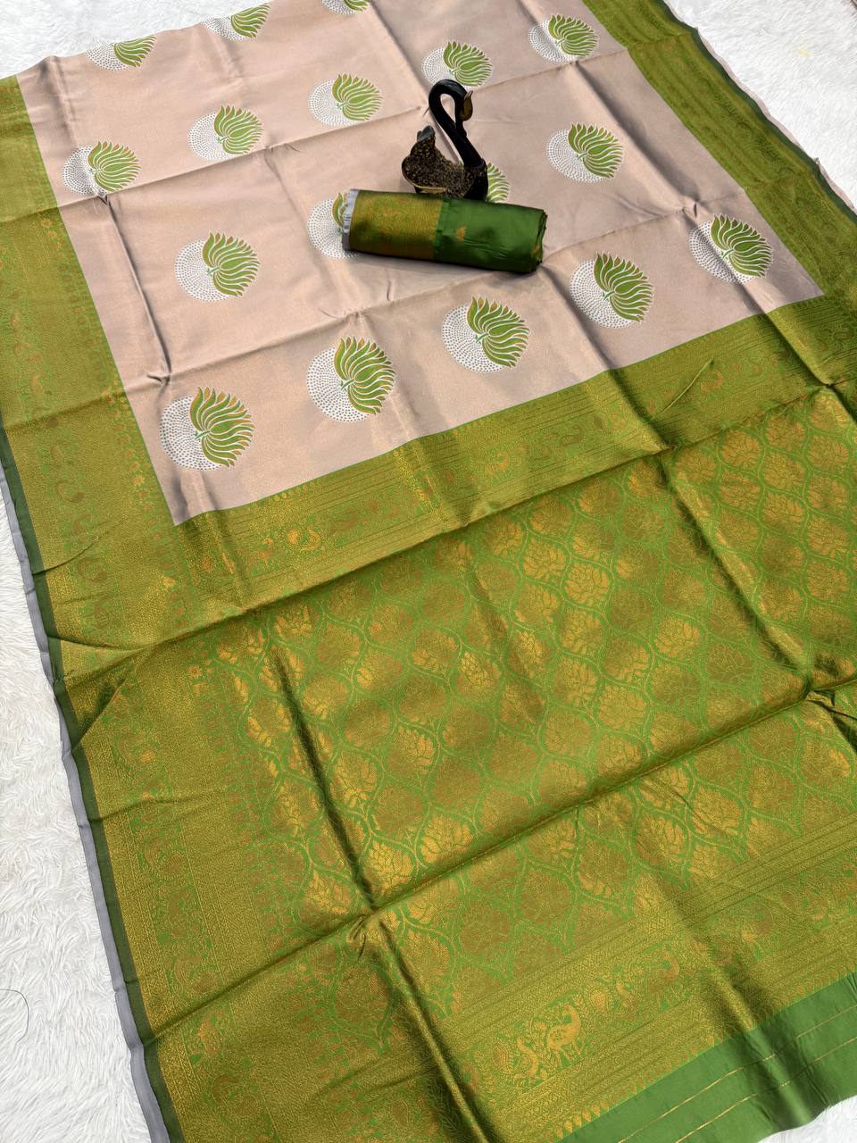 Organic Banarasi Wedding Saree – Light & Comfortable