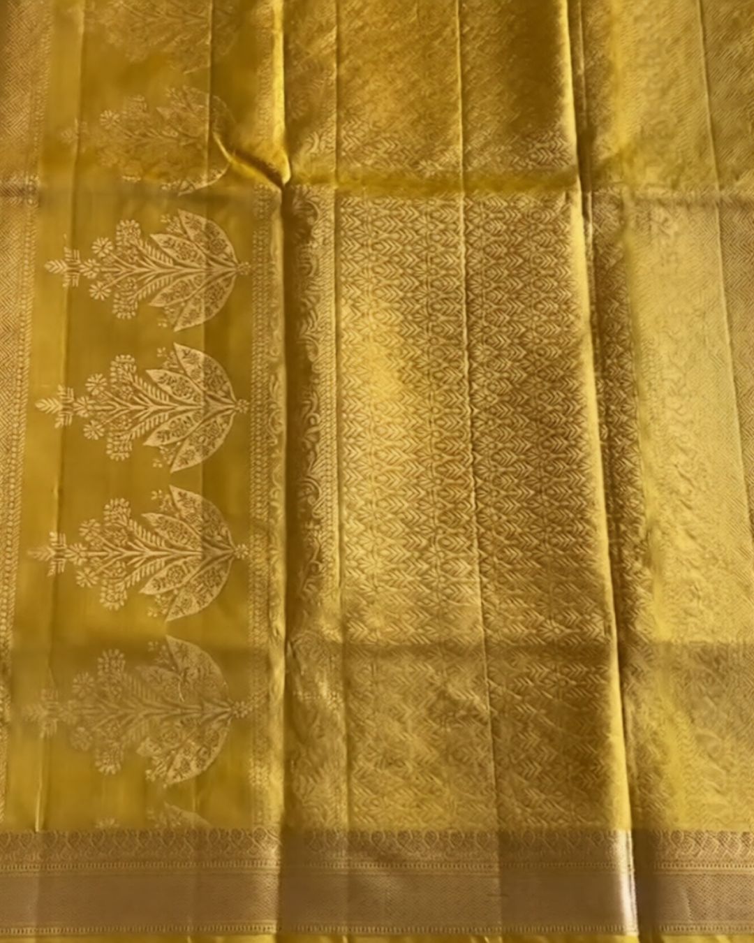 Haripushpa Silk saree
