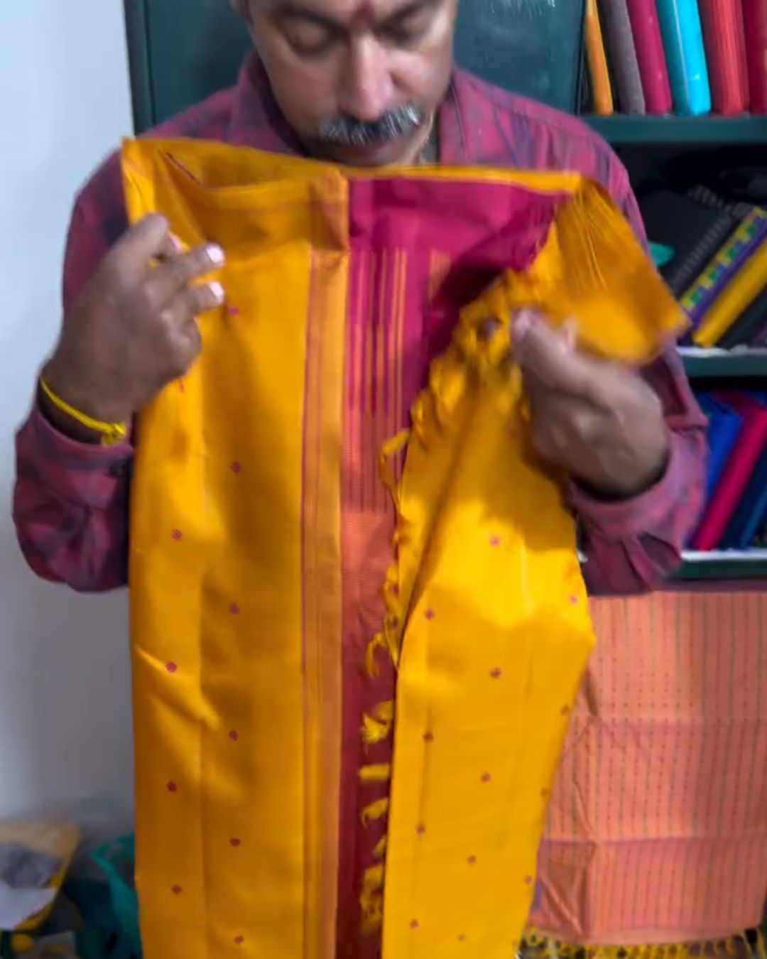 Oilmustured Weave Silk Saree