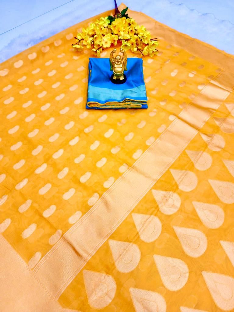 Organic Banarasi Wedding Saree – Light & Comfortable