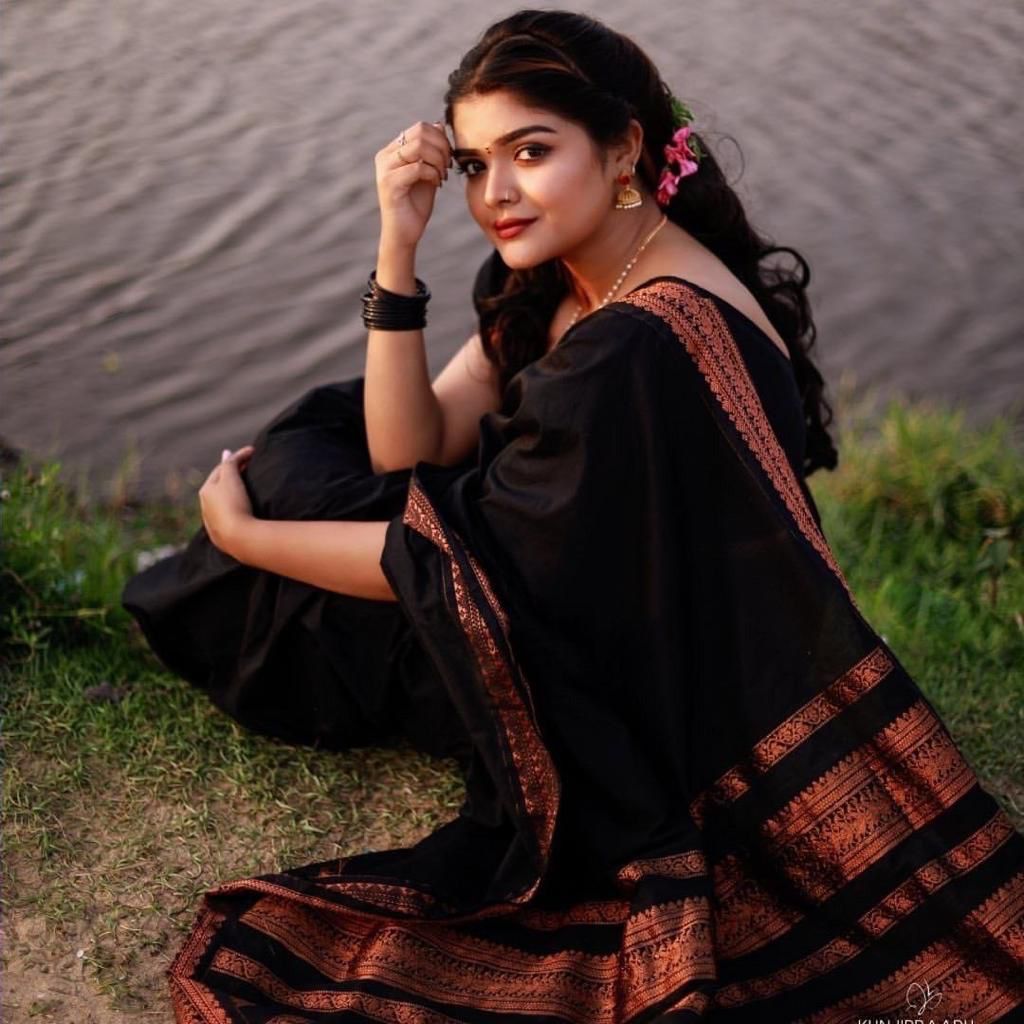 Elegant Banarasi Saree in Premium Lichi Silk