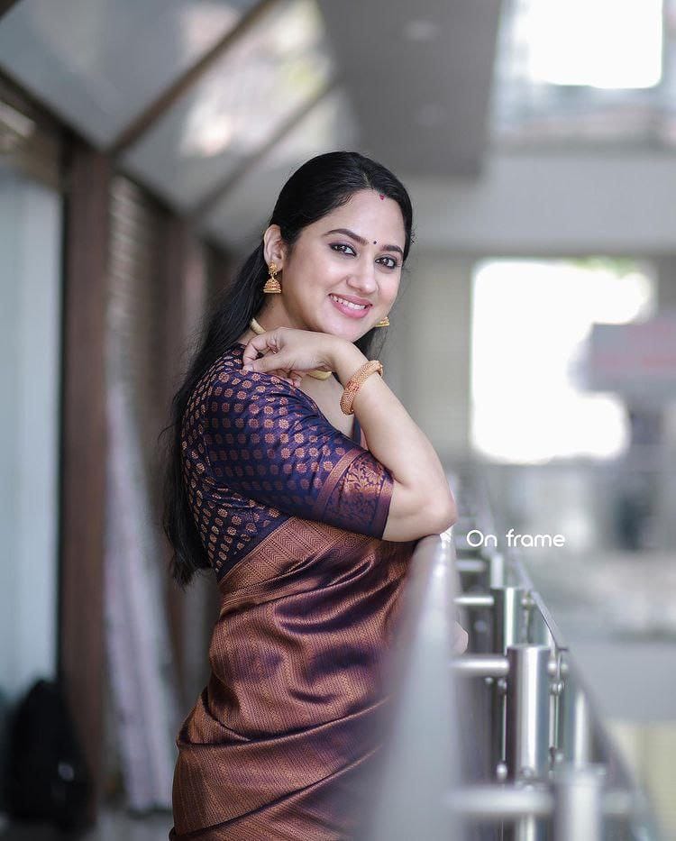 Elegant Copper Brown Silk Saree with Rich Woven Border & Designer Blouse