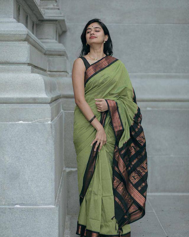 Heavy Drape Organic Banarasi Lichi Silk Wedding Saree