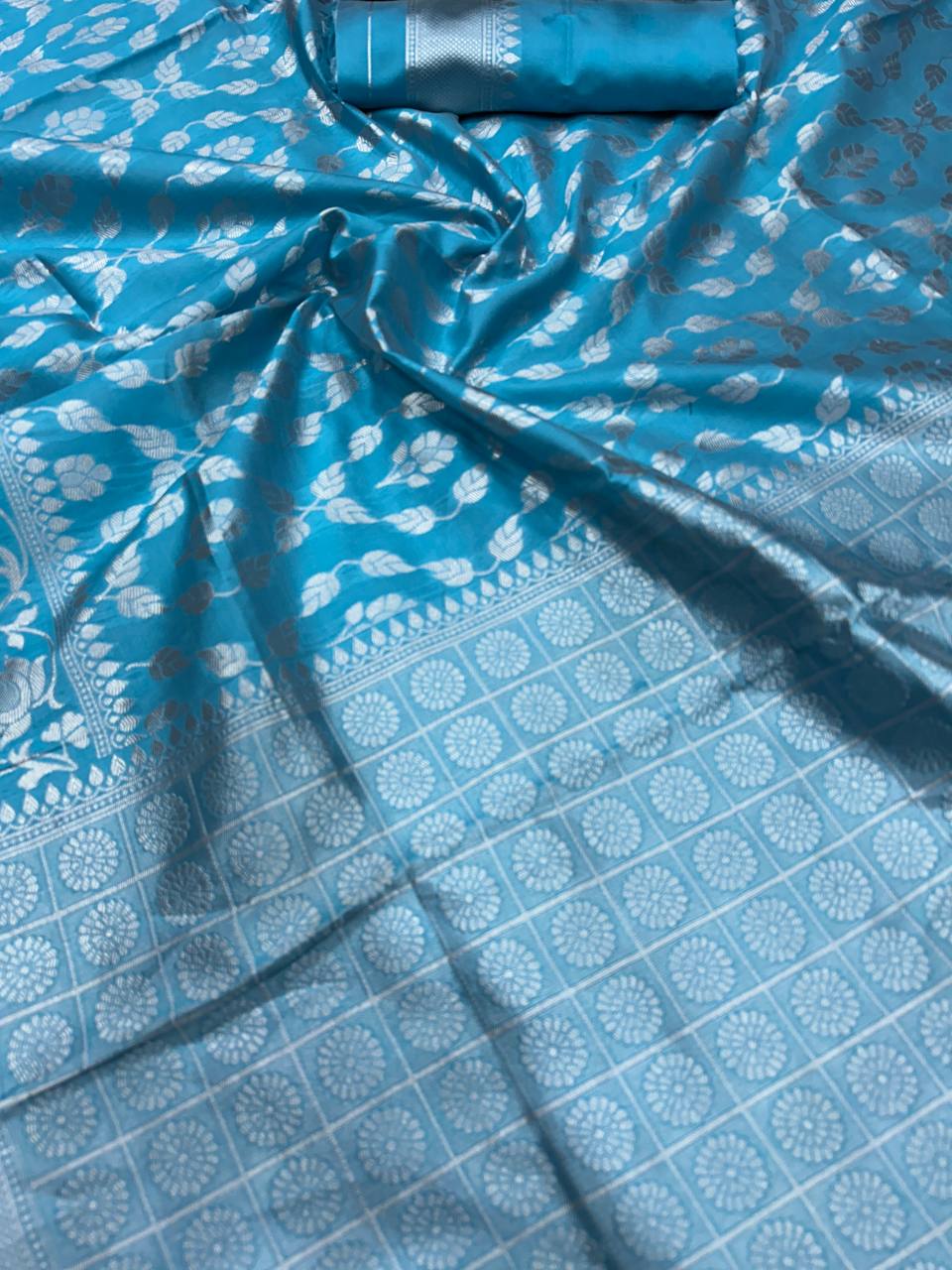 Breathable Organic Banarasi Lichi Silk Wedding Saree