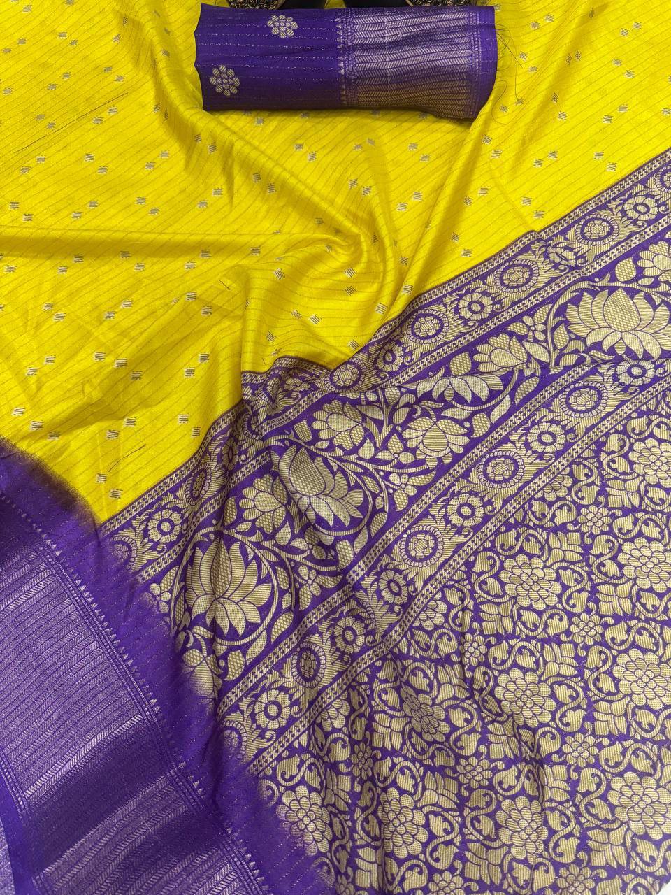 Dola Silk Saree with Gold Printed Lines & Bandhini Design