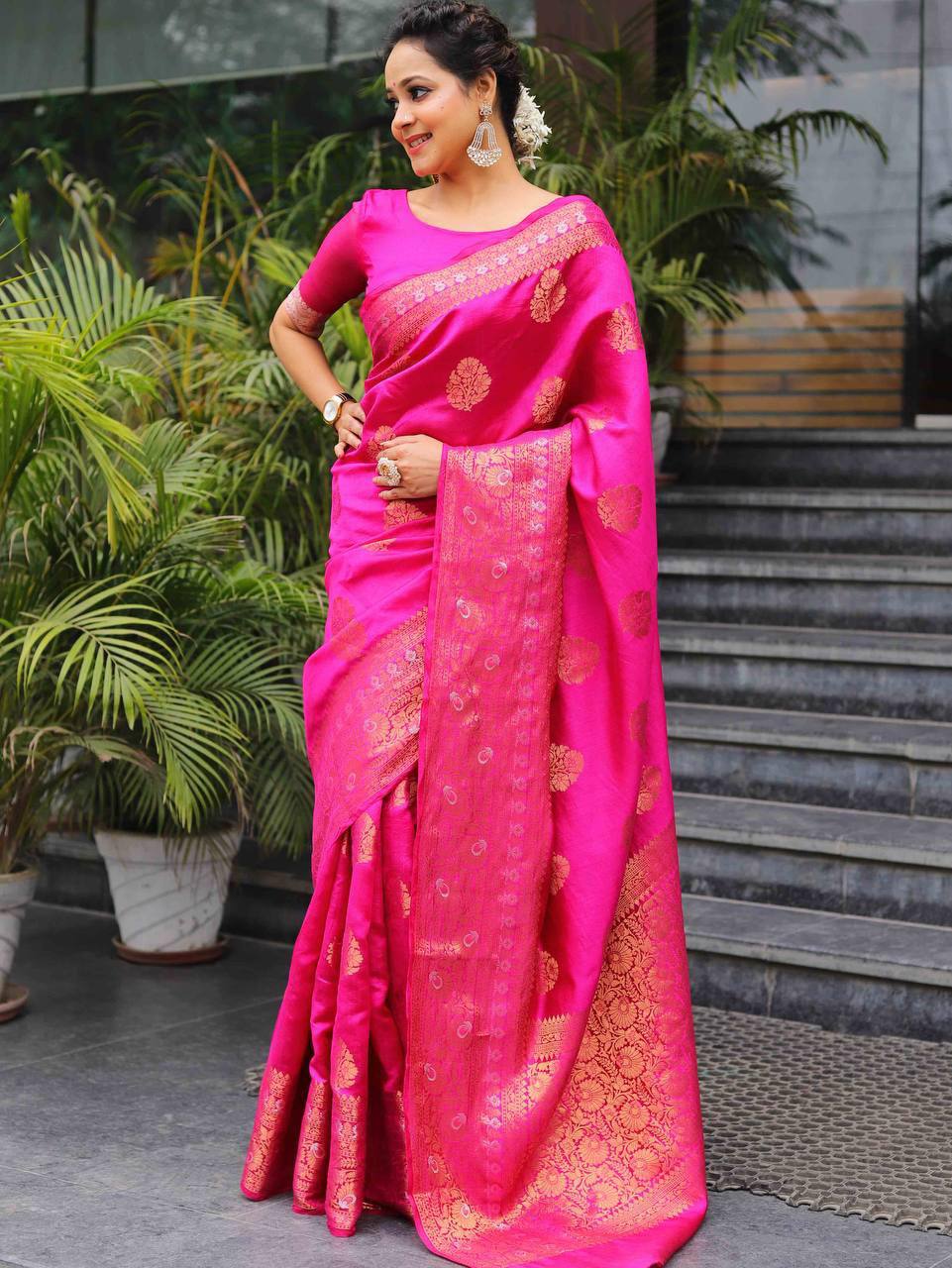Soft & Lightweight Lichi Silk Banarasi Wedding Saree