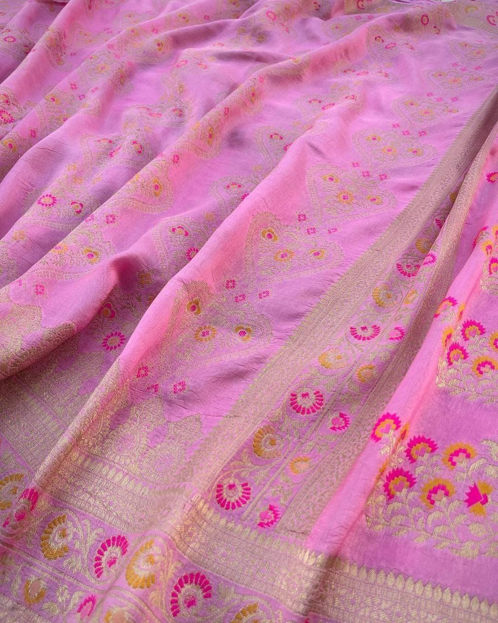 Graceful Banarasi Saree in Premium Lichi Silk