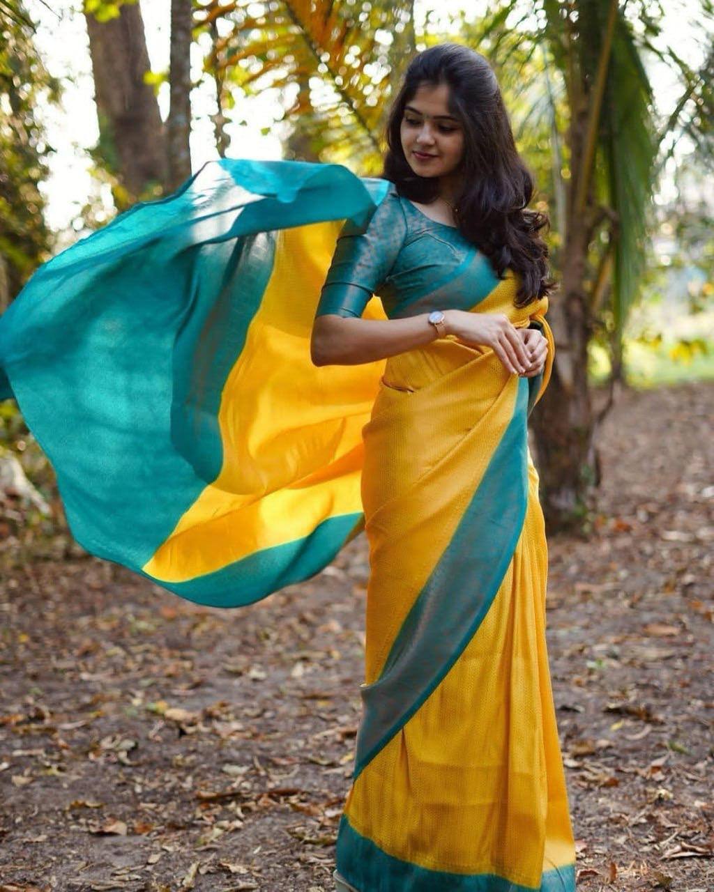 Elegant Banarasi Saree in Premium Lichi Silk – Comfortable & Graceful Wedding Wear