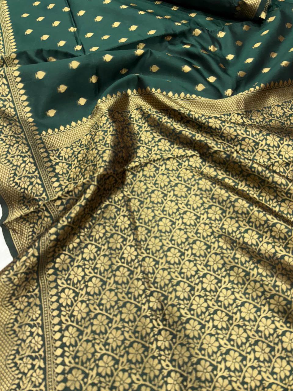 Comfort Wear Banarasi Style Lichi Silk Wedding Saree