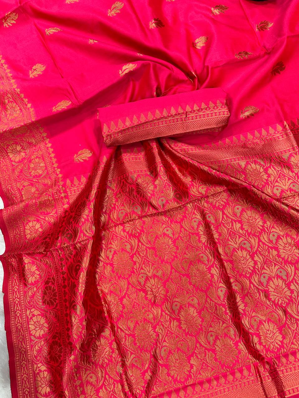 Soft Comfort Organic Banarasi Lichi Silk Wedding Saree