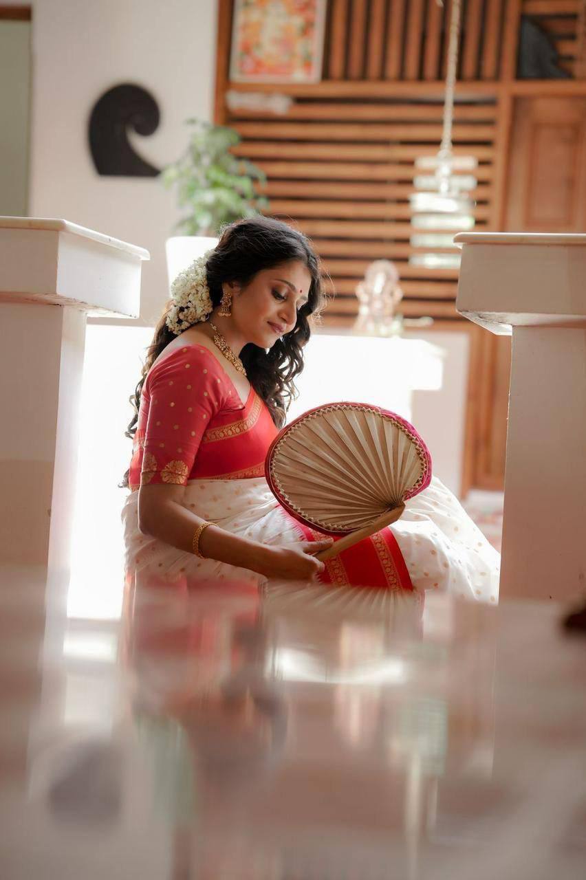 Graceful Lightweight Banarasi Saree in Premium Lichi Silk