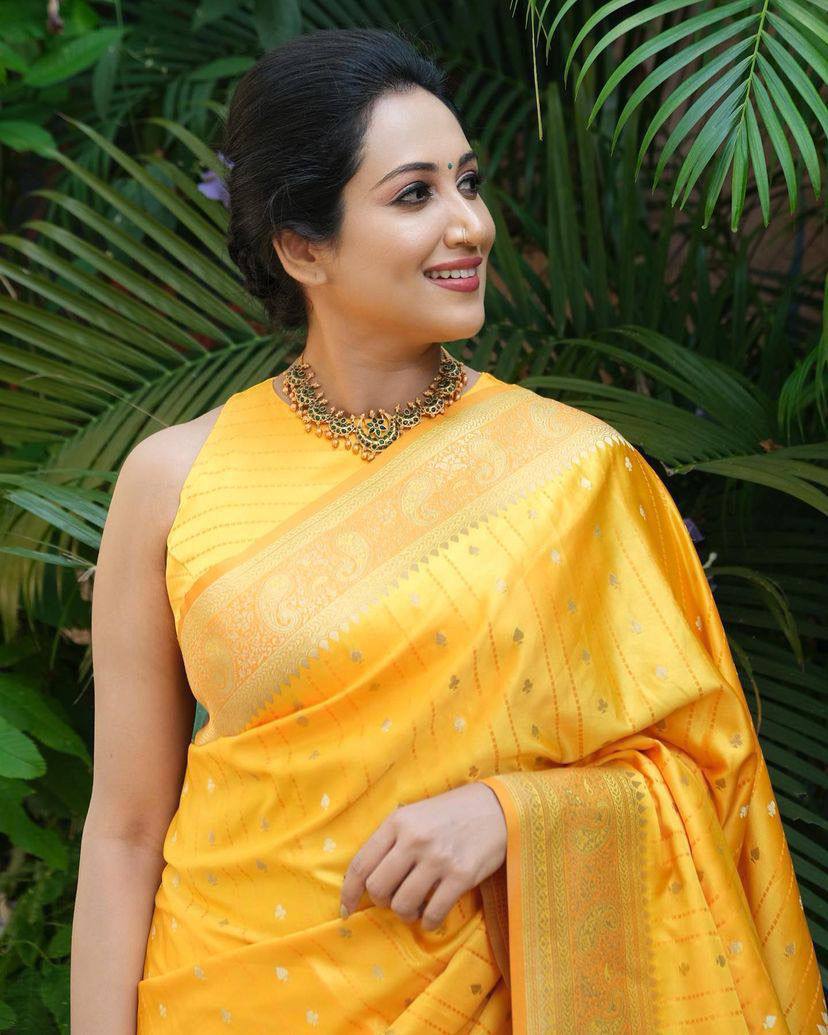 Organic Banarasi Lichi Silk Wedding Saree – Lightweight & Elegant