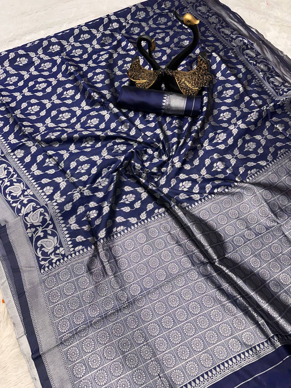 Breathable Organic Banarasi Lichi Silk Wedding Saree