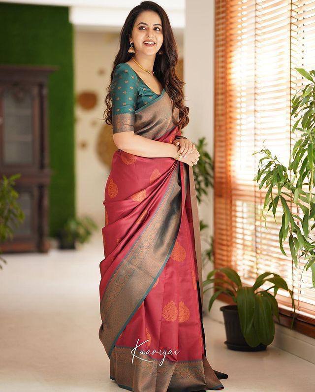 Premium Banarasi Saree in Lichi Silk