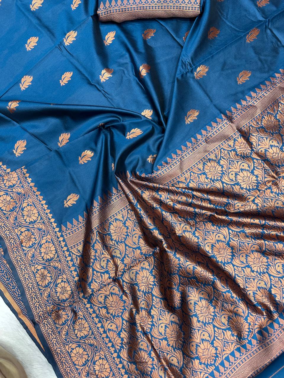 Soft Comfort Organic Banarasi Lichi Silk Wedding Saree