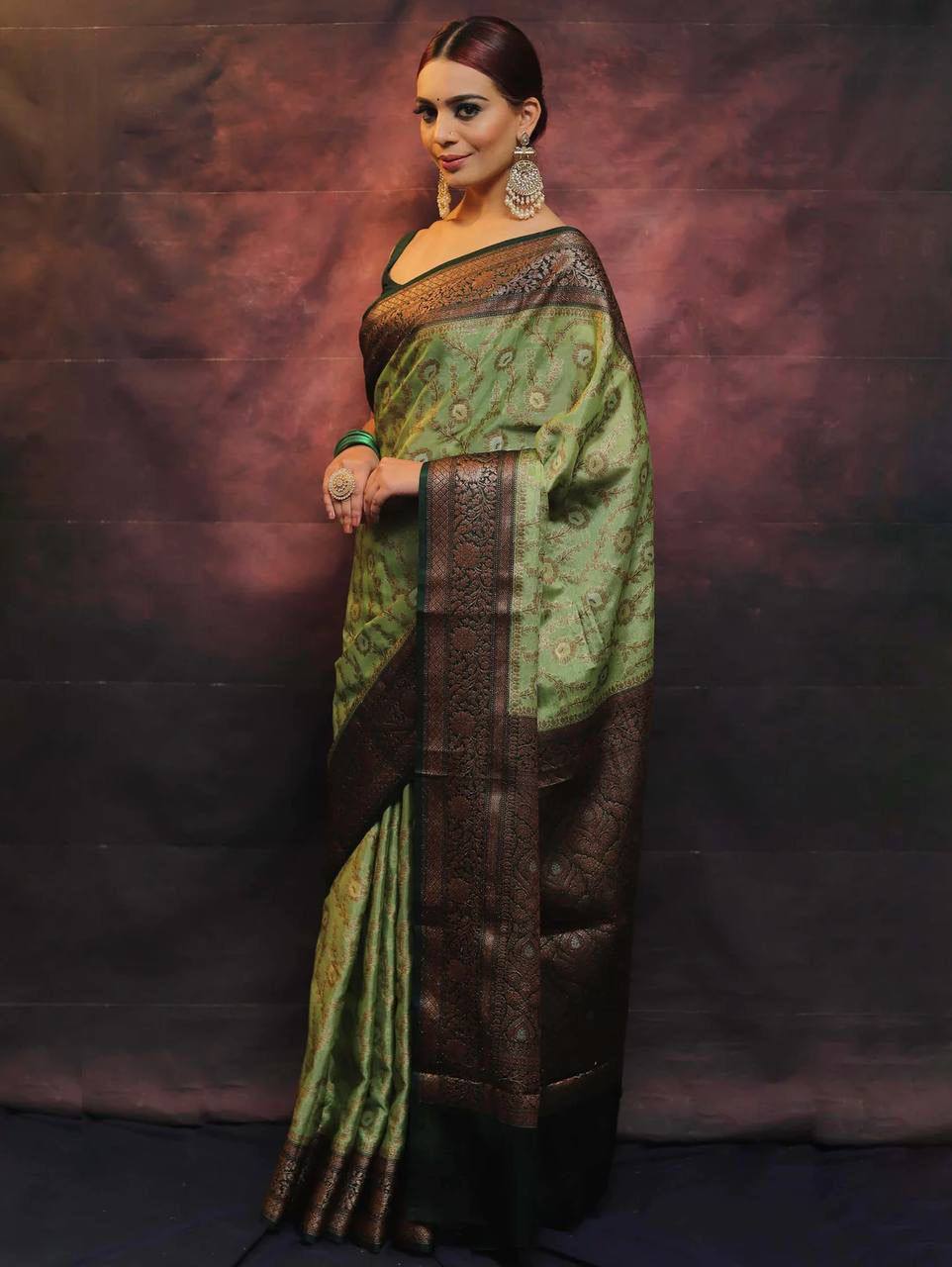 Organic Banarasi Wedding Saree – Lightweight & Breathable
