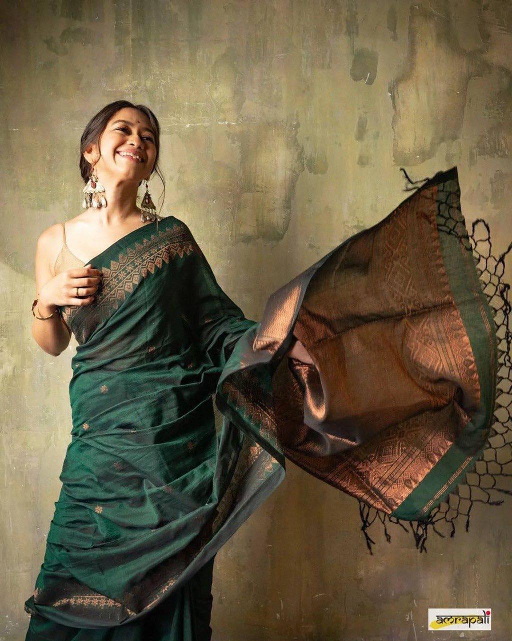 Light Feel Organic Banarasi Lichi Silk Wedding Saree