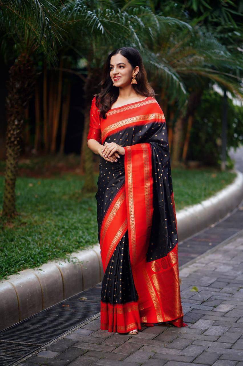 Graceful Lightweight Banarasi Saree in Premium Lichi Silk