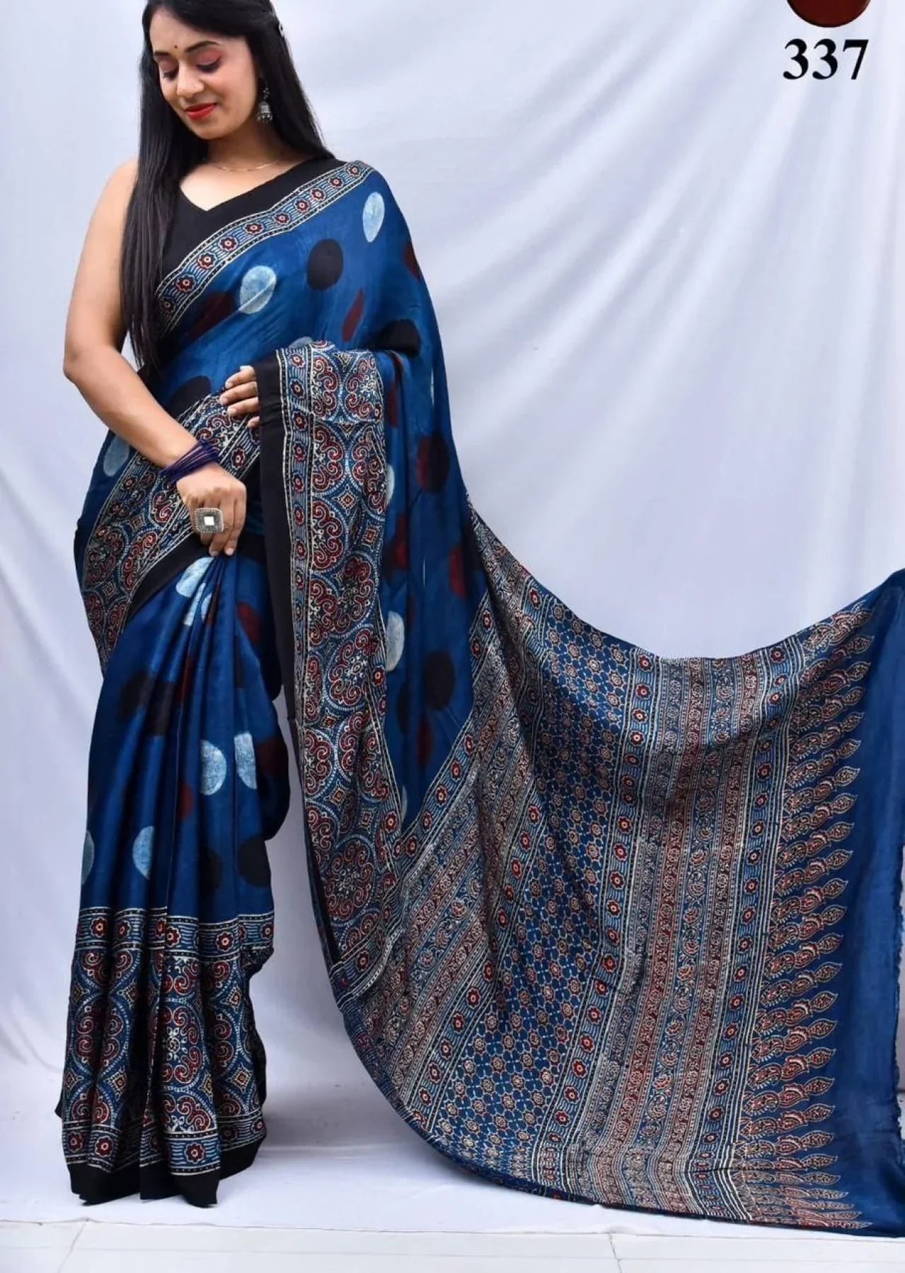 Soft Muslin Cotton Digital Print Saree With Tassel Pallu – Unstitched Blouse