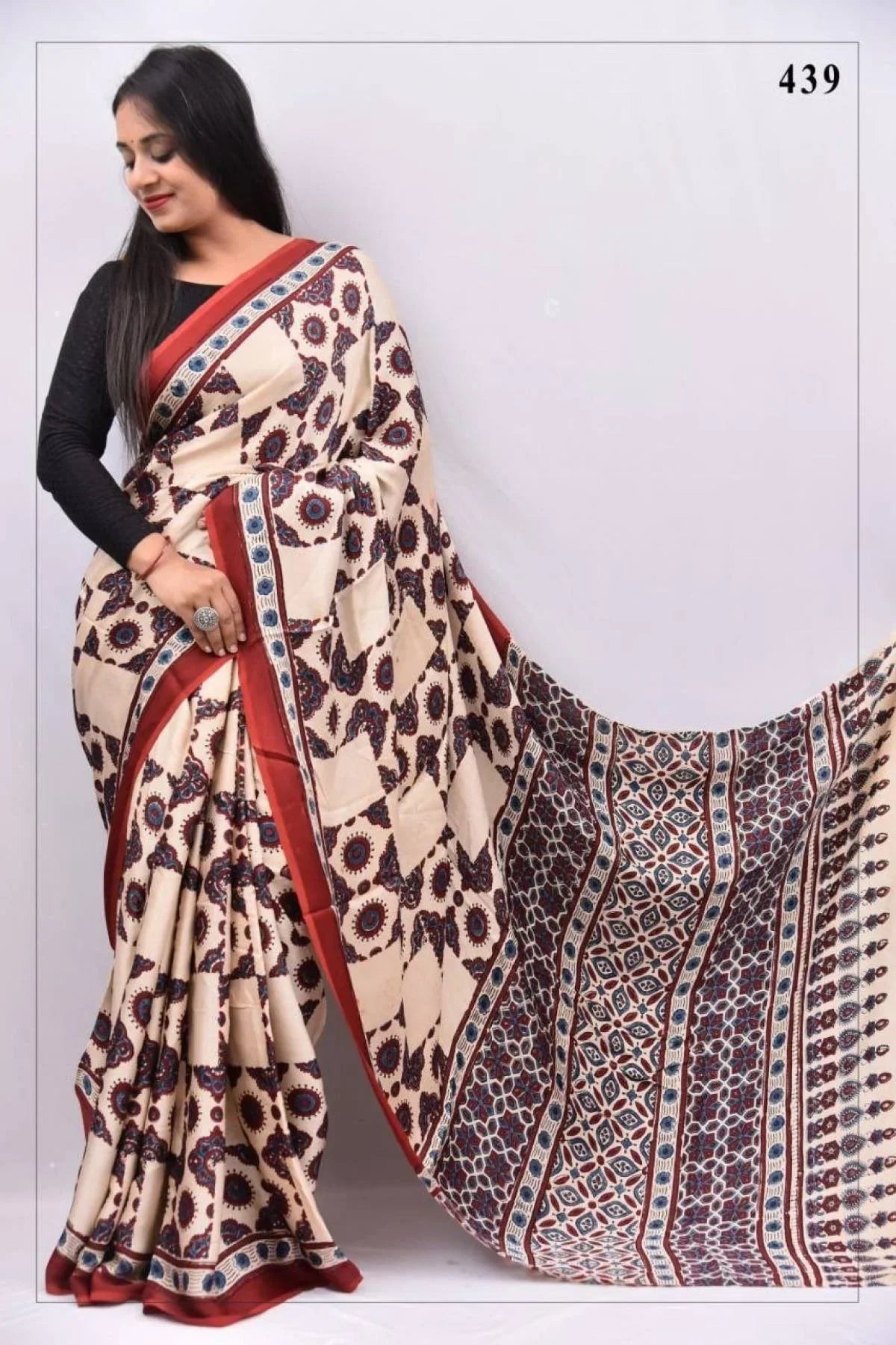 Soft Muslin Cotton Digital Print Saree With Tassel Pallu – Unstitched Blouse