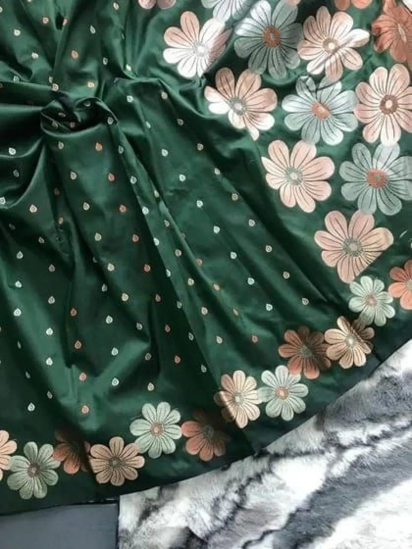 Stunning Soft Lichi Silk Saree With Rich Pallu & Jacquard Blouse