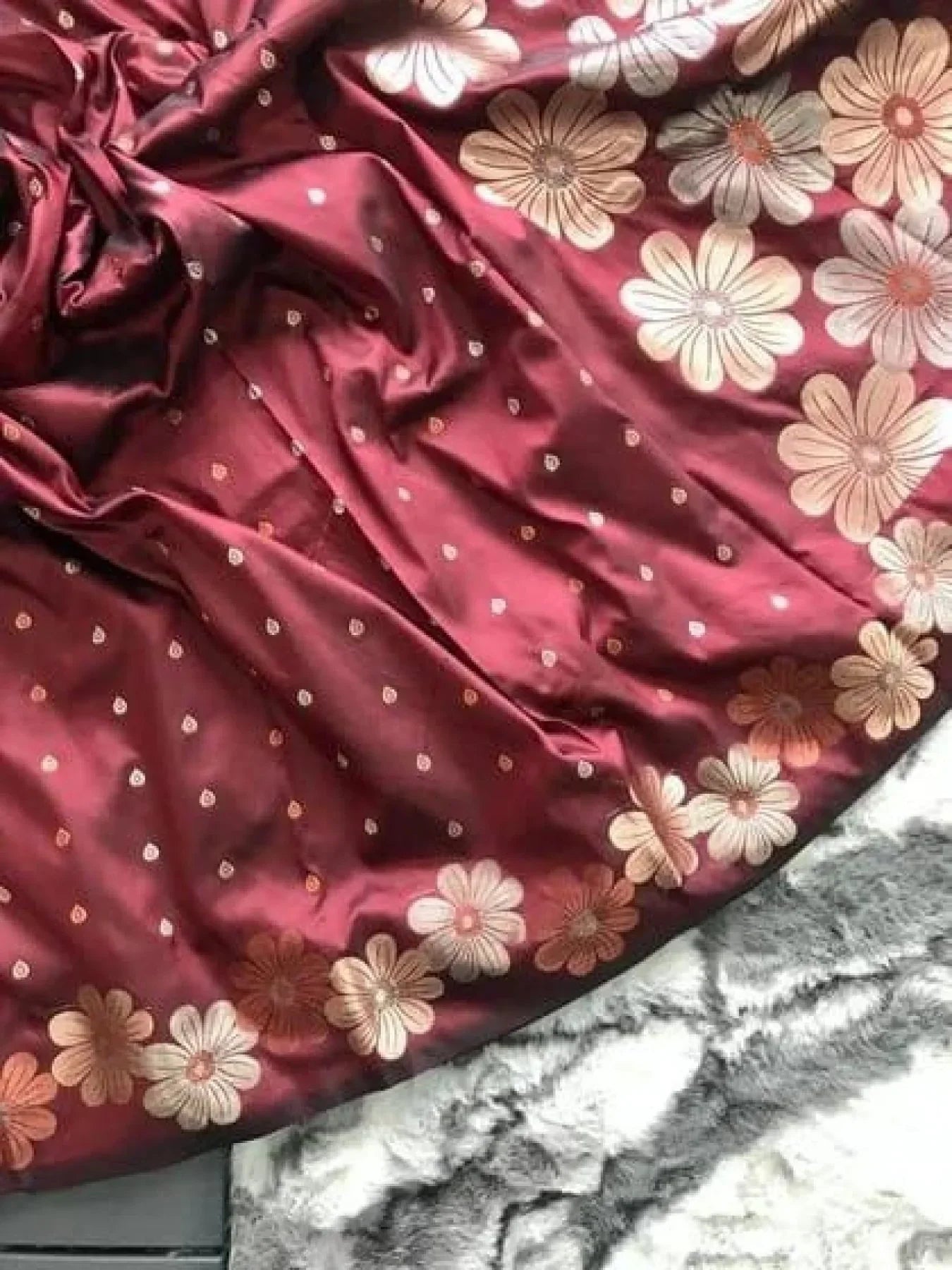 Stunning Soft Lichi Silk Saree With Rich Pallu & Jacquard Blouse